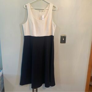 Gap fit and flare midi black and white dress size 16